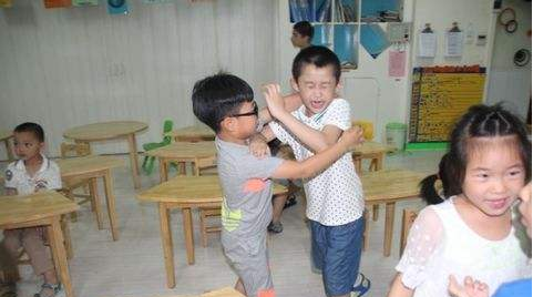 小孩多动症应该怎么办才能看好呢